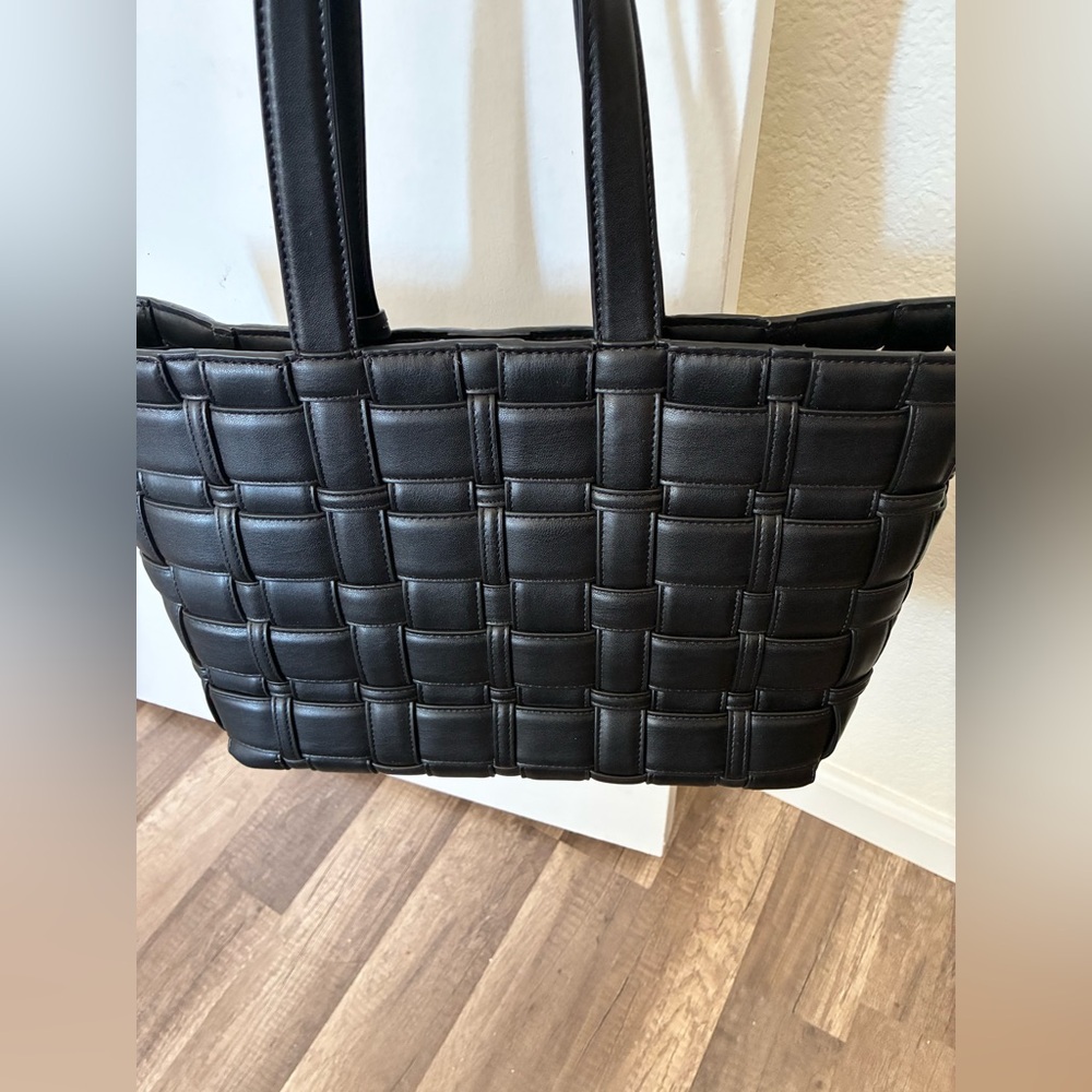 Michael Kors Black Quilted Tote With Wallet! - Picture 6 of 16